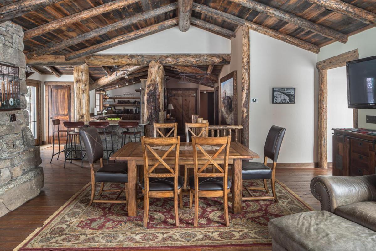 Hobbit House Villa Big Sky Exterior photo