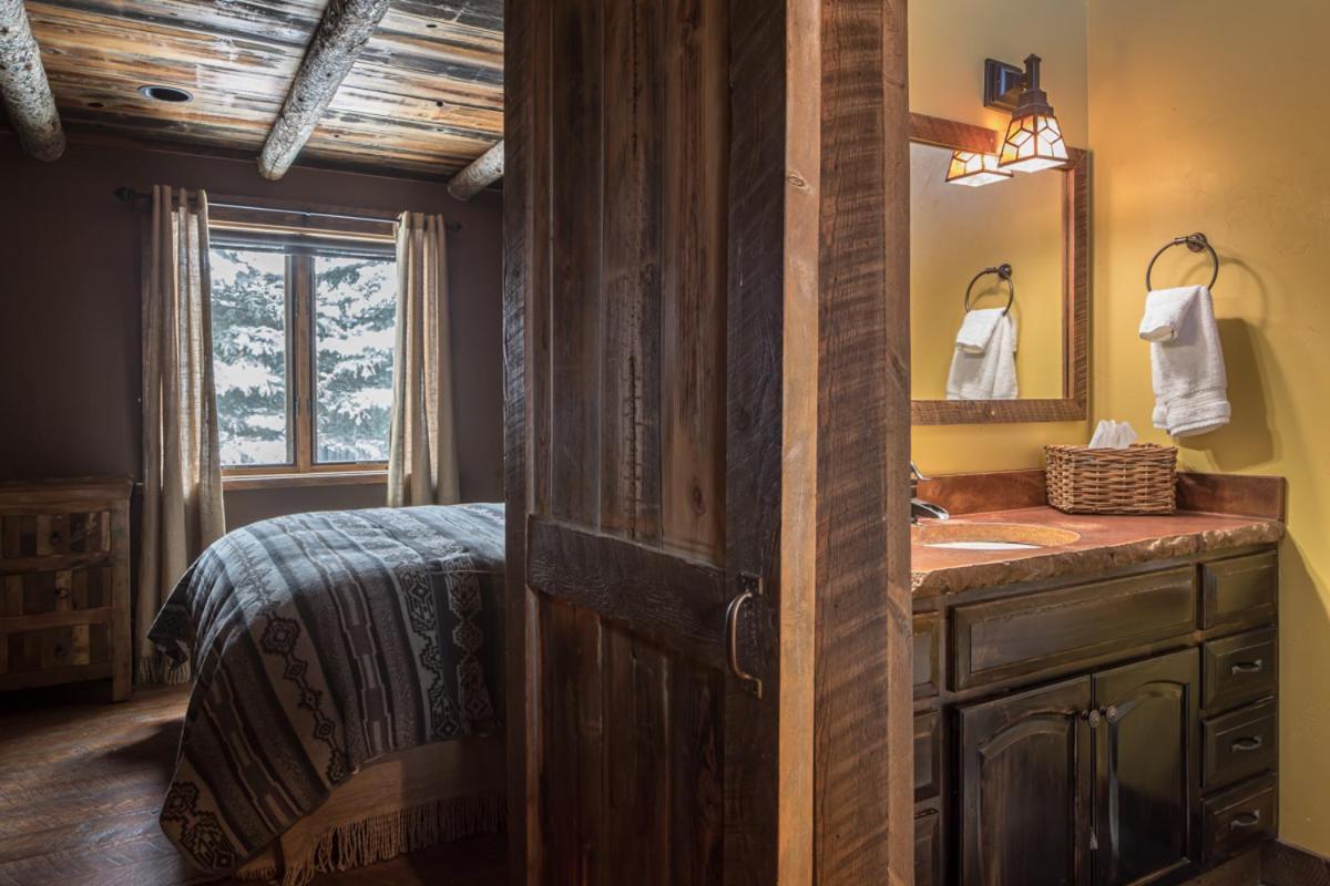 Hobbit House Villa Big Sky Exterior photo